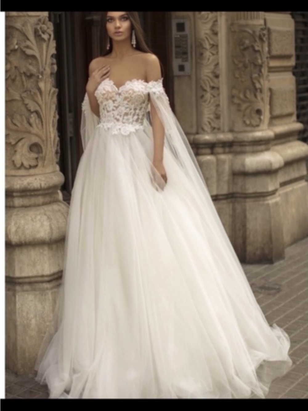 Tarik Ediz Off-Shoulder White Lace Appliqué Ball Gown